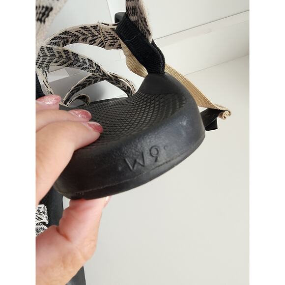 Chaco Women's Z/2 Adjustable Strap Classic Sport Arrow Black & White - Size 9 - Picture 5 of 8